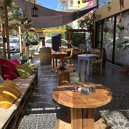 Rhodes Backpackers Boutique Hostel And Apartments-3